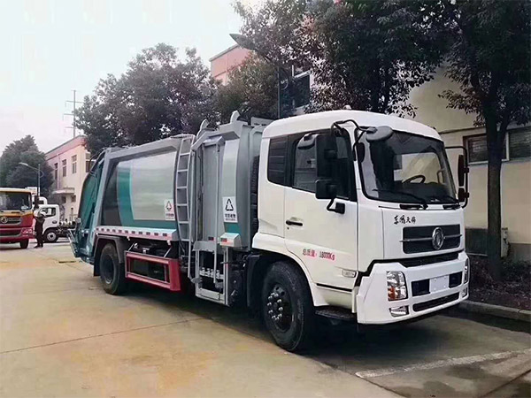 東風(fēng)天錦分撿垃圾運(yùn)輸車(chē)操作視頻