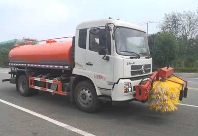 東風(fēng)天錦高速護欄清洗車