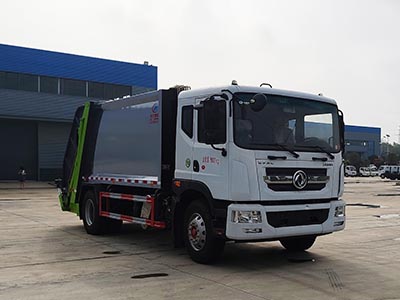 東風(fēng)D9壓縮式垃圾車
