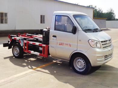 CLW5020ZXXLS6型車(chē)廂可卸式垃圾車(chē)1.jpg