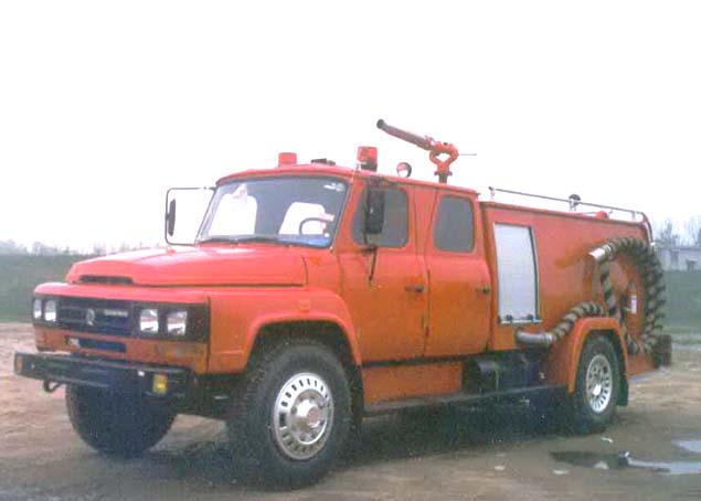 東風(fēng)尖頭140泡沫消防車(chē)