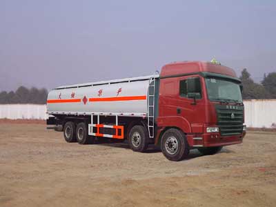 斯太爾前四后八化工液體運(yùn)輸車(chē)
