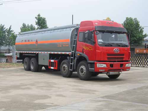 解放前四后八化工液體運(yùn)輸車(chē)