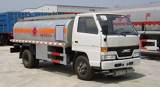  江鈴單橋運(yùn)油車