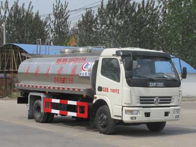 東風(fēng)多利卡8噸鮮奶運(yùn)輸車