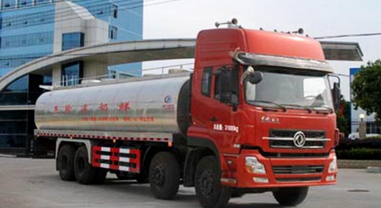 東風(fēng)天龍22噸鮮奶運(yùn)輸車